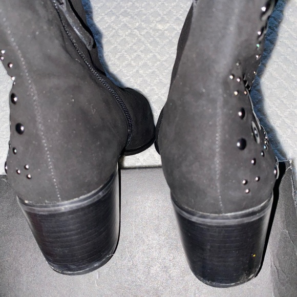 Tahari Black ankle boots , size 9 - Picture 12 of 12